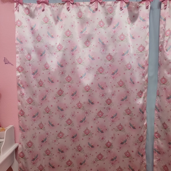 CINDERELLA PRINCESS ENCHANTMENT WINDOW PANELS - Picture 7 of 17